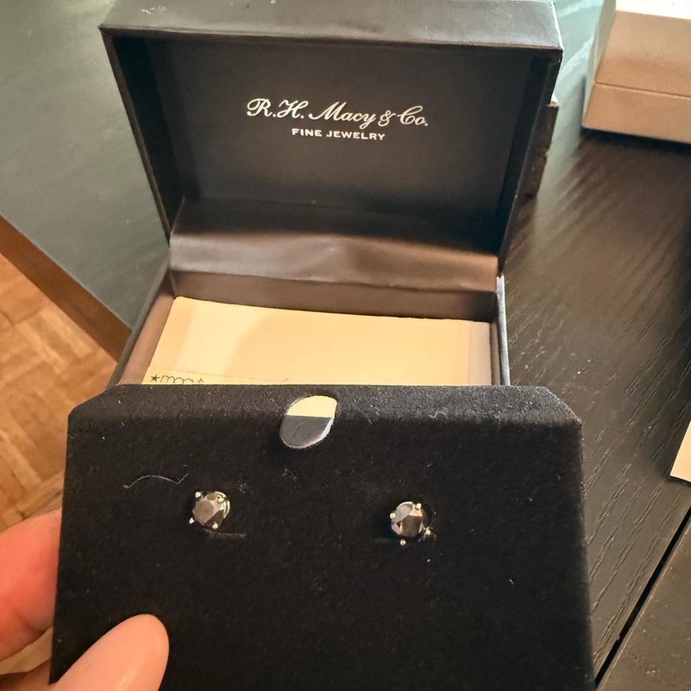 Black Diamond Stud Earrings 14K (Brand New) Never Worn.
